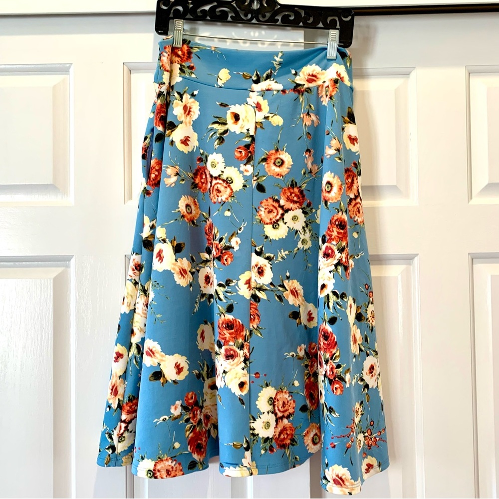 Agnes & Dora Plus size Floral Stretch Skirt, Size 2X - Picture 3 of 6